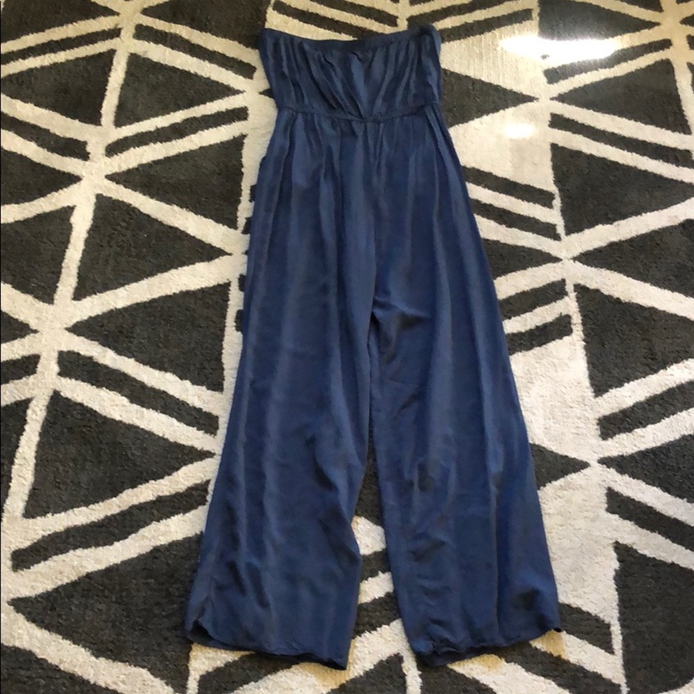 navy blue sleeveless jumpsuit